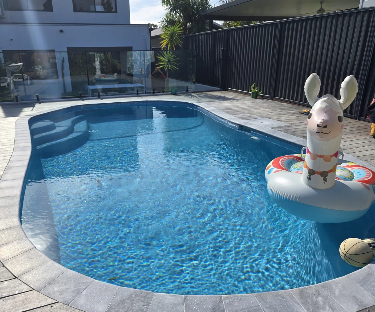 Pool heat pump elevated mount installation in Miranda, Sydney
