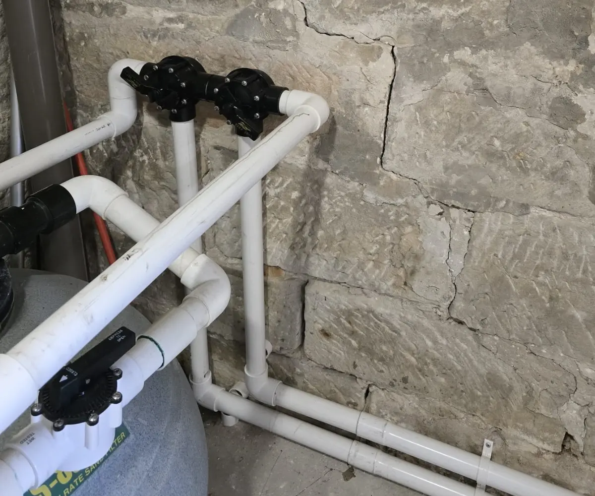 Pool heat pump elevated mount installation in Miranda, Sydney